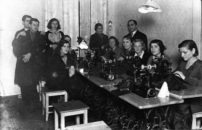 Frank brothers glove factory "Sphinx"
Tallinn, 1930-32.
by courtesy of the Bernard Oster Visual Documentation Center, Beth Hatefutsoth, The Nahum Goldmann Museum of the Jewish Diaspora, Tel Aviv

Later was called "Eesti trikoo"

 

