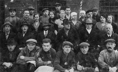 Trapido.  Tartu Nahavabrik Kalev - 1930
In the middle (looking right) - Koblenz or Goldov (one of the owners), Susman Trapido (second from right)
