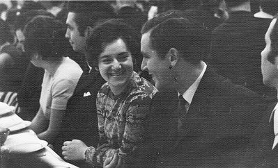 1971 - Tallinn youth at J. Schaikevitsch 50th jubilee after performance of "Anne Frank" - 3/1971
Elja Nedzvetski (Weisman)? and Samuil Steinert
