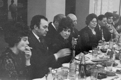 1971 -  at J. Schaikevitsch 50th jubilee after performance of "Anne Frank" - 3/1971
Left to right.
Nechama Beilinson (Prensky), Ben (Benjamin) Drui, Gaja Scherman, Jossif Schaikevitsch (not seen), Naum Fainstein?, Sima Libman (Rogovsky), Simon Libman
