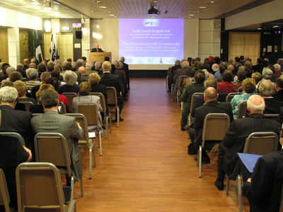 a. General view of the conference room
