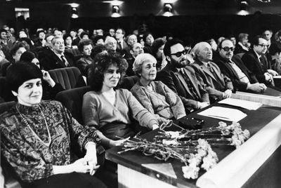 1989 - The first annual conference of the Estonian Cultural Society in the Tallinn Polytechnical Institute - 2/4/1989
Left to right (first row): Riana Trapido, Dalia Manoim (Gordin), Evgenija Gurin-Loov, Schmuel Lazikin, Mosche Michelson, Eliezer Beltschikov, Andres Aarma (the Chairman of the Cultural Fund) 
Keywords: [history]