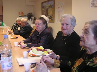 Senior community members at meeting - 2006
left to right - Revekka Blumberg, Simon Rapoport, Lia Kaplan (Berkovitsch), Rachel Randvee (Zivjan), Ruth Strasch (Brodovsky)
