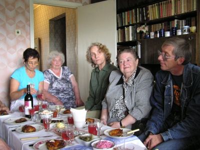 2007 - Meeting Viljandi seniors ("The warm house" program) - 21-6-2007
Left to right: Ruti Baran, Haja (Gitti) Fein, Nata Ring, Lia Kaplan, Community driver Vladislav
