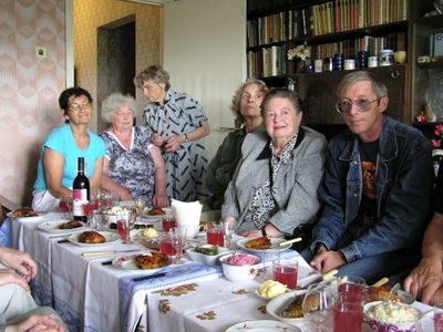 2007 - Meeting Viljandi seniors ("The warm house" program) - 21-6-2007
Left to right: Ruti Baran, Haja (Gitti) Fein, ?, Nata Ring, Lia Kaplan, community driver Vjacheslav
