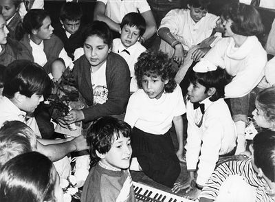 1991 - Tu bi Shvat in the Tallinn Jewish gymnasium
Middle row left to right: David Schlick, Sofa Livshits, Inna Kinbere (Lapidus), Alon Pajenson
Bottom: Maria Kashina, Maya Smundak, Simon Smundak, Fima Schlick
Top row (left to right): Gilli Lavrishina, Danik Wul, Eldar Aronovitsch, Rafi Levin (top), Alik Lapidus, Dana Aronovitsch
