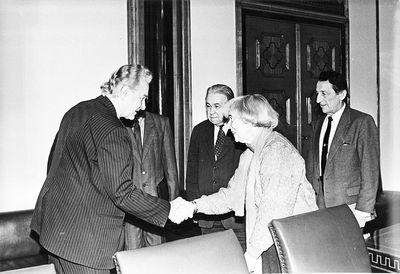 1991 - The representatives of the Jewish Community visiting The Estonian President Mr A. Rüütel - 12.12.1991
Left to right: Estonian President Mr Arnold Rüütel, David Slomka, Eugenia Gurin-Loov, President's assistant.
