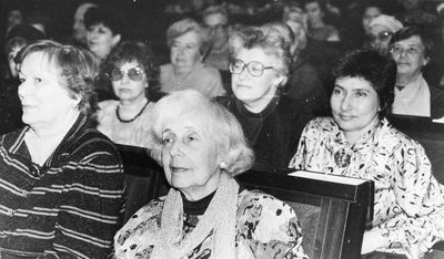 1993 - 45th anniversary of Israel - aprill 1993
Left to right.
First row: Eve Peets (History museum), Evgenia Gurin-Loov
Second row: ?, Regina Pats, Cilja Laud 
