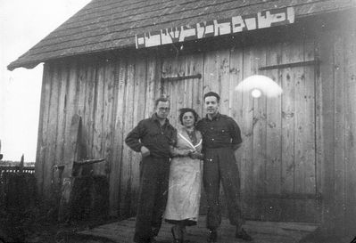 Beitarists on Hachshara. 1935
At right - Leo Blumenfeld
