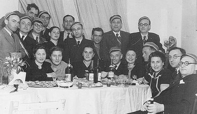 1943 - Hashmonei in Israel
Left to right.
Sitting: ?, Batsheva Krigman, Tasja Bakscht,  Abram Levitan (Levitin), Pola Boruhov (Tabachnik), Mischa Bakscht, Dora Levitan, Eisenstadt?, Boris Krigman
Standing: Mischa Boruhov, ?, Avraham Neuschloss, ?, Ljeva Minkov, ?, David Bakscht, Max Boruhov, David Gerschanovitsch, ?, Kolja Jadlovker
