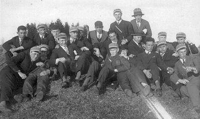 1928-5-1 - Hasmonea students in Kvistental near Tartu
