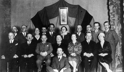 Estonian Zionist organization - 6/1928 - with guests Dr Arie Motzkin and Gerschon Hanoch
Left to right.
Top row: Aleksander Boruhov, Hana (Elchonon) Gendel, Dr Rachel Klompus (Sundelevitsch), Zundel Hirschhorn, Gershon Hanoch, Anna Itskovitsch, Elijahu Vulf, Elijahu Kirschbaum, Dr Heiman Rubin, Aleksandr Frenkel
Bottom row: M. Pines, Zalman Kabalkin, Grigori Aisenstadt, Dr Arie (Leo) Motzkin, Polina Aisenstadt, Margolin, Masha Gendel (Klompus)
Sitting on the floor: Dr Asher Bernstein (later Bavli)
