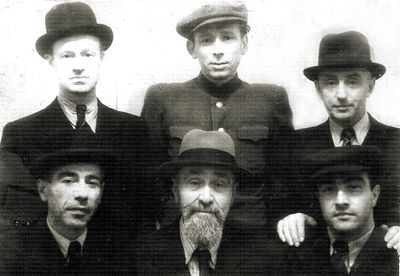 Tallinn synagogue choir - 1930's
Left to right.
Top row: Stein, ?, ?
Bottom row: ?, Kantor Jossef Gurevitsch, Abram Leisermann
