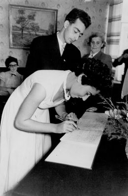 1957 - Klutschik family wedding 24/8/1957 (civil wedding)
Keywords: [weddings]