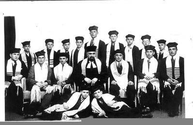 Tallinn synagogue ( 9) - choir
Sitting: second from right Elkone (Kolja) Blum
