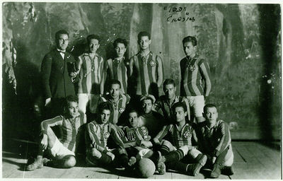 Maccabi Tartu
Left to right.
?, Josif Usvanski, ?
