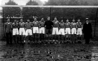 Maccabi football team - 1937
Goalkeeper : S. Rybak
