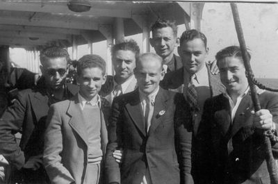 Maccabists in Helsinki
From left to right.
Grossman, Abram Feinman, Isi Goldmann, Abi Scher, Shura Kaplan, Mendel Grinstan, Lazar Rosenberg
Keywords: [G] [S] [K] [R]