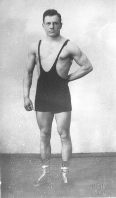 Teitelbaub Reuven (1907-1941 [img]http://muuseum.jewish.ee/md.gif[/img])
Ruven Teitelbaum (17/1/1907 Tapa – 4/9/1941 Tallinn), weight lifter.
  Studied in Tapa and Tallinn Jewish gymnasium. Started weight-lifting in 1925 in “Sport” society. In 1929 was 6th in Estonian championship (light weight). Was 7 times Estonian champion in light weight (1927-1933).
5 Estonian records: 3 in pushing and 2 in left hand lifting. In 1932 exceeded Estonian I class norm in pentathlon with 440.7 (75 kg). 7 times was an Estonian team member.
Worked as a driver in Tallinn. Murdered by Nazis in Tallinn in 1941.
                                                              (from Estonian Sport Leksikon) 
1935 Maccabia winner in Tel-Aviv, Europe championship participant.
Keywords: [T]