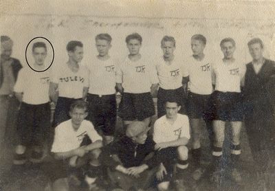 Tartu football team - 1940
First from left: Shmuel Spungin 
Sitting from right - Pesach (Peisel) Spungin 
