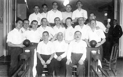 Maccabi bowling team 1934-36
Left to right.
Top row: ?, Sascha Schein, Lipavski?, ?, ?
Middle row:  David Joffe, ?, Moissei Gluschkin, ?, Tevje  Lipavsky,  Mischa Stein, ?, ?, Solomon Malkin (with a cup) 
Bottom row: Haim Schur, 
