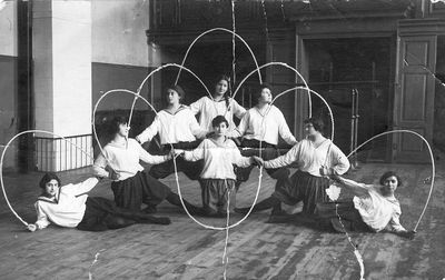 1922 sport evening (11/2/1922)
Left to right.
S. Furmanski, S. Goldov, T. Amitan, B. Lurje, J. Lurje, F. Meilach, P. Kruskal
In the middle: L. Zenzipper

