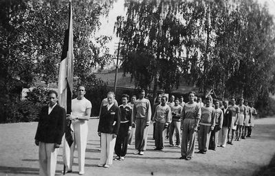 Maccabi
In front - Meiertal, with flag ?, Stein.
First in the right column - Josef Usvanski
