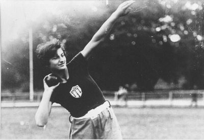 Sara Teitelbaum
Sara Teitelbaum (20/7/1910 Tapa – 7/6/1941 Tallinn)

Track and field athletics, basketball and  valleyballer.  Graduated from Tallinn Jewish Gymnasium. Started her sport activities in age of 15 with the gymnastics teacher Ago Rooseste. In 1927-1930 was 17 times Estonian champion in athletics. In 1929 won the running competition  cup in Riga, and   in 1930 in Prague V women world championship was 6th in long jumping. In 1929 was first in 9 out of 10 Estonian records (in high jump was the second), and in 9 categories improved the Estonian record in 1926-1930  - all together 28 times. …
Died from tuberculosis.
   (Estonian Sport leksikon)
Picture: Tchuchelov

Keywords: [T]