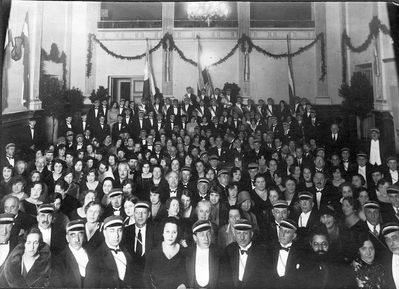 1928 - Limuvia 45th Anniversary
Second row 4th from left - Adolf Woloshinsky (one of the founders). To the right - his wife Marie (Mascha) Woloshinsky (nee Zalmanowitz)
