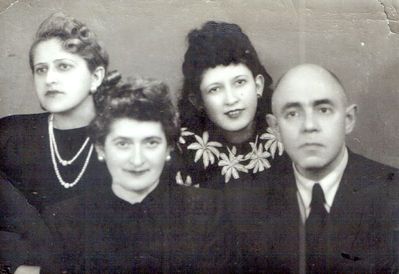 Schumjacers - Tallinn, 1945
Left to right
Mane Schumjacer (1922-1982), Ljuba Schumjacer (Gor) (1897-1956), Bluma Lepiku (Schumjacer) (1926-2012), Jakov Schumjacer (1898-1962)
