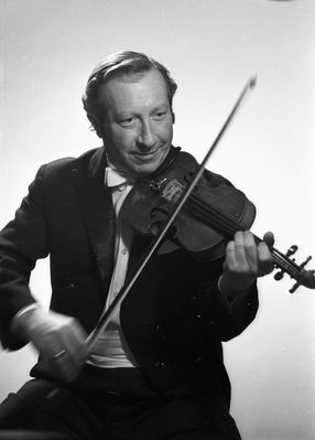 Josif Shagal (1922-1993), a violinist.
Keywords: [S]