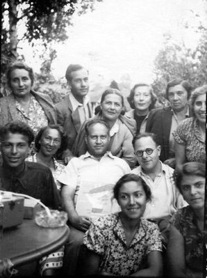 Pärnu musical company - July 1955
Left to right.
Top row: Milizza Stern, Igor Oistrakh, Tamara Oistrakh, Anna Ekston, ?, Selma Slonim-Tamarkin
Middle row: Eri Klas, Anna Klas, David Oistrakh, Iser Slonim
Bottom row: Olga Pankov (Selma Tamarkin's pupil), ?
