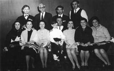 ''Kreutzer sonata''
Left to right.
Sitting: Enna Krotchik, Avigail Fainstein, Sima Schkop, Ben Drui with ?, Ira Schagal, Berta Danzig, Sima Libman
Standing: ?, Leib Hasak, Isaak Beilinson, Jossif Schaikevitsch 
