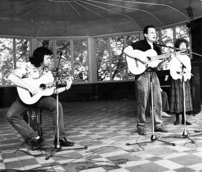 Jewish artists at "Tallinn Old city days" festival - 4/6/1989
Left to right: Nevel Blumberg, Boris Manoim, Olga Pustylnik
