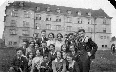 Tallinn - 1930 graduation class in front of the Tallinn Jewish gymnasium
