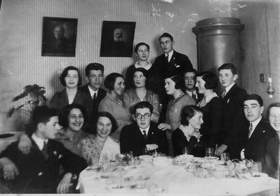 Tallinn - 1930 gathering by Anna Migdal
Left to right.
At top: Basja Danzig, Wulf Gerschanovitsch
Middle row: Fanny Raichmann, Viktor Klompus, Yamima Rom (Gurevitsch), Fanny Jakobson, Riva Itzoch (big), David Gerschanovitsch, Emma Jakobson, Isai Levin
Bottom row: Osja Itzoch, Anna Stein (Migdal), Anna Klas (Gurevitsch), Abram Danzig, Bluma Rubanovitsch (Gabovitsch), Gurevitsch, Hansi (Anna) Hof 
