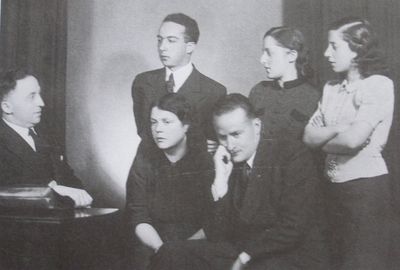 Tartu university - Judaica
Prof. L. Gulkovitsch with students. 
In the middle standing D. Michelson, Sitting from the right Abe Liebmann (Limuvia).
