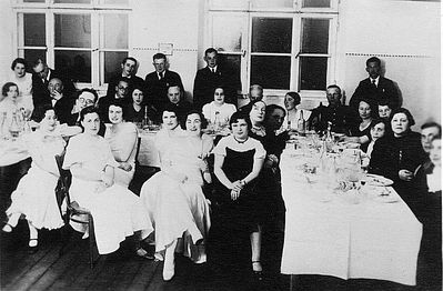 Tallinn - 1934.  Jewish Gymnasium 8th graduation year - 1934
Tallinn Jewish Gymnasium 8th graduation year - 1934  
Left to right.
In front row: Bronislava Scher (Dymschits), Sima Gorin (Slosin), Regina Trapido (Amitan), Berta Danzig (Itskovitsch), Sara Bujanover (Citron)
Standing in the middle: Mendel Grinstan
Sitting in the middle (backside): Hanna Lopavok (Strasch)  

