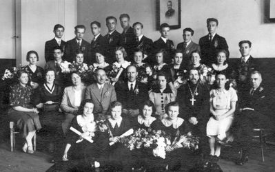 Tartu - 1937. estonian school graduation class - 1/6/1937
At top left: Emanuel Nodel
