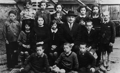 Tartu Jewish school 1
Left to right.
Top row: Hene Gens, Lea Eidus (Heimann), Riva Vagenheim, Musja Drui, Pessi Mendelev, Misha Tuvias
Middle row: David Pärtel,  Lina Abel (Schois), Nodel, Hana Drui, Leib Levitin, Haim Resnik
Bottom row: Pessi Shpungin, Syema Nadel (Nodel), Mulli Spungin
