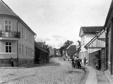 Tartu first jewish school at Kalevi tn.
The school is the small black building on the left side.
First elementary school.
