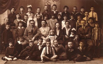 Valga - 1931.  Valga Jewish primary school 1931-32.
Second row from bottom, second from right - Cecilia Polykovski.
Sitting. 4th from left - Samuil Polykovski. 2nd from right - Isak Bachmat
