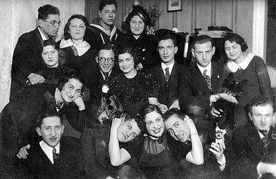 Tallinn - 1933 Tallinn
Left to right.
Bottom row: Sara Buras, Temin, ?, Sara Schulklepper, ?, Robi Scher
Middle row: Meri Jankelson, Valter Migdal, Reisi Tamarkin, Mischa Gutman, ?, Jetti Gleser
Top row: Jacov Gordon, Sara Barnoy (Epstein)?, Osja Itzoch, Dora Itzoch (Haitov)
