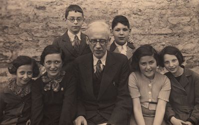 Tallinn - 1937. Jewish Gymnasium - May 1937 - 5th class
Left to right: Resi Zalkind, Ruth Kamerasse, Borja Rubinstein, Samuil Gurin, Bubi Fürst, Bella Pikarevitsch (Rosenfeld), Dina (Libe) Kuremaa (Naimark) 
Keywords: [Z] [K] [R] [G] [F] [P] [N]