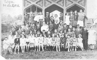 Tartu - 1932.  jewish school visiting Valga schoolchildren - 30 May 1932
Sitting: second from right Bella Gurevitsch 
