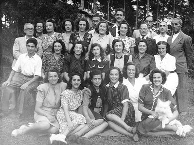 Elva 1948
Left to right.
Top row: Arnold Perlman, Shelly Perlman (Olschwang), Ida Schapiro (Usvanski), R. Jakobson, Olga Kan, Leo Gens, Fenja Schapiro, Dan Kropman, Elja Gens, Idel Jakobson, Jossef Kropman, Zalel Gens, Julius Gens
II row: Borja Gens, Raja Karro, Zerna Gens, Etti Gens, Berta Gens (Maltinski), Zilja Kropman (Schapiro), Tanja Gurevitsch
III row: Mia Kolomoitsev, Hanny Gerschowitch, Rey Abramson (Perlman), Inna Gens, Gina Berner (Kropman), Tanja? (from Leningrad)
Keywords: [P] [S] [O] [U] [J] [K] [G] [B]