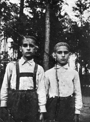 Baron brothers - Tartu ~1937
Vladimir (Israel Wulf) Baron (left) and Shimshon Baron
