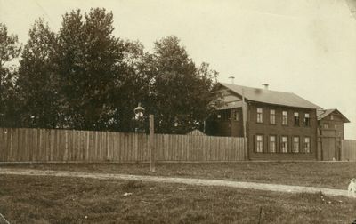 Berkovitsch house in Reval
Meyer Berkovitsch house at Soo tn. Tallinn. The house was adjacent to the Rosen alcohol storehouses, where Meyer was the manager. The alcohol factory was at Merepuiestee. 
