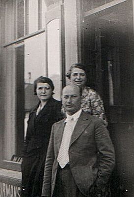 Furmanski - Tartu, 1935
Left to right: Alis Furmanski (Cohen), Rassi Furmanski, Isak Glickman
