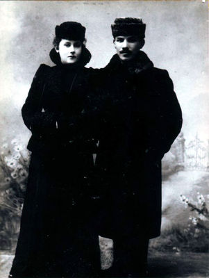 Dallen (Dolinskys).
Reuven and Rosalia (nee Finkelstein) newly married before 1900, Tartu(?)
